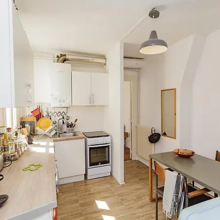 Bright 35 M For 2 With Balcony In 파리
