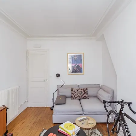 Bright 35 M For 2 With Balcony In * 파리