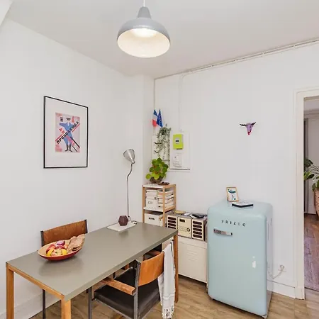 Bright 35 M For 2 With Balcony In * 파리
