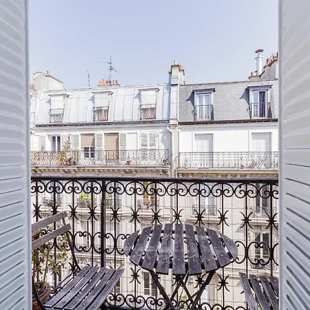Bright 35 M For 2 With Balcony In 파리